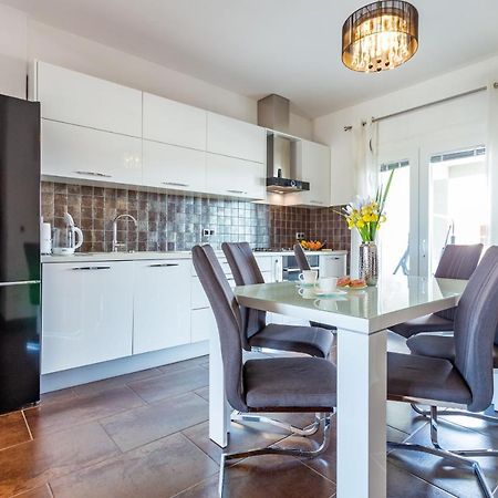 Rs Two Bedroom Apartment Sukošan Екстериор снимка